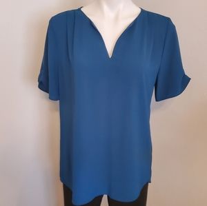Dressbarn V Neck Crepe Top Size Medium NWOT